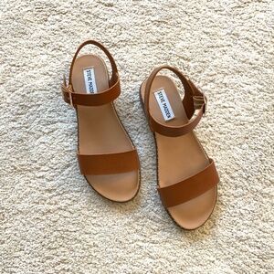 Steve Madden Theories Leather Ankle Strap Stud Flat Sandals Cognac Brown Size 6